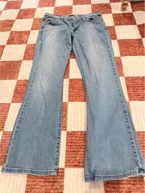 Levi’s 515 Boot Cut Jeans Women’s Size 12M Light Wash 114